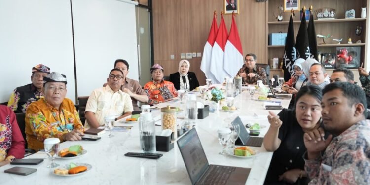 Gubernur Bawa Usulan Strategis Ekonomi Kreatif Kaltara ke Menekraf