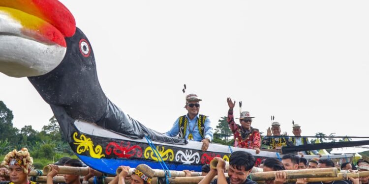 Gubernur Kaltara Ajak Generasi Muda Jaga Nilai Budaya Dayak Kenyah Temengang Iwan