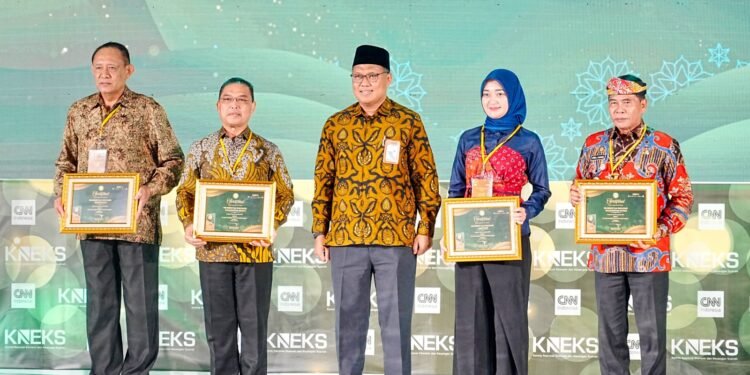 Gubernur Zainal Bawa Kaltara Raih Dua Penghargaan Anugerah Adinata Syariah 2026