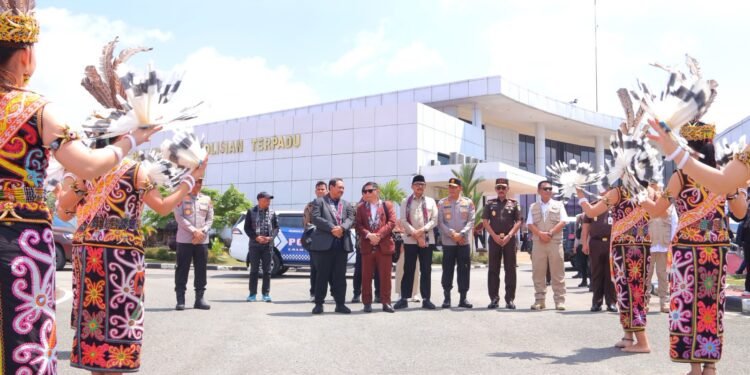 Tiba di Mapolda Kaltara, Komisi III DPR RI Disambut Wakapolda dan Forkopimda