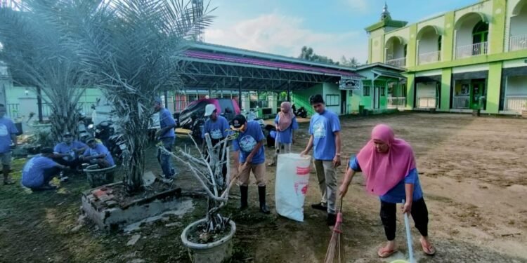 DPC Demokrat Tana Tidung Bangun Budaya Gotong Royong melalui Gerakan Langit Biru Indonesia Asri