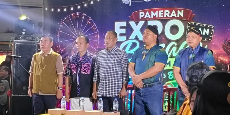 Tingkatkan Ekonomi dan Lestarikan Budaya, Bupati Syarwani Apresiasi Penampilan Bantengan di Expo dan Bazaar UMKM