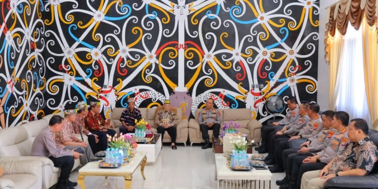 Perkuat Sinergi Jaga Bumi Benuanta, Kapolda Kunjungan Silaturahmi ke Lembaga Adat Dayak Kaltara