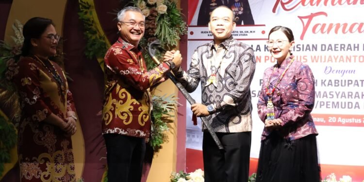 Kunjungi Malinau, Kapolda Kaltara Hadiri Malam Ramah Tamah Bersama Forkopimda dan Tokoh Masyarakat