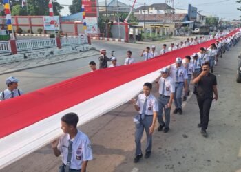 Kirab Bendera Merah Putih 2.026 Meter Semarakkan Peringatan Kemerdekaan di Kaltara