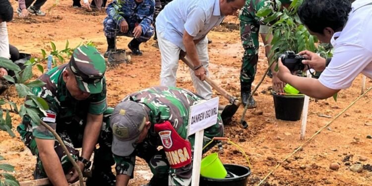 Wabup Bulungan Ajak Masyarakat Rawat Lingkungan dalam Aksi Tanam Satu Juta Pohon