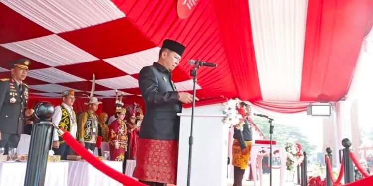 Hadiri Upacara HUT Ke-81 RI, Ketua DPRD Kaltara Achmad Djufrie Bacakan Teks Proklamasi