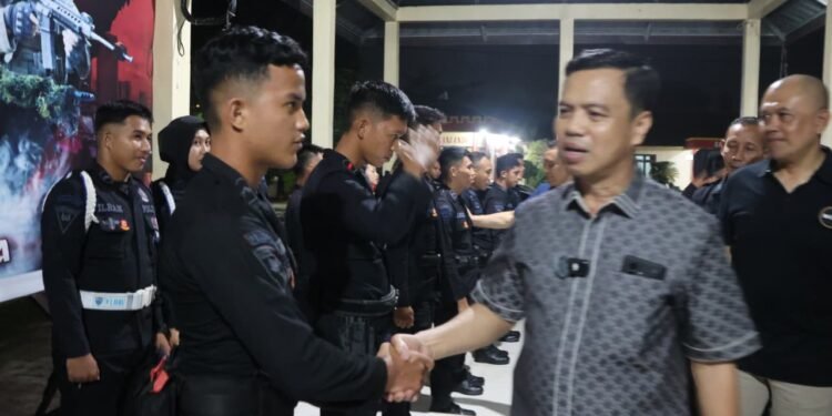 Cek Kesiapsiagaan Personel Satbrimob, Kapolda Kaltara Bangga dengan Kekompakan dan Kemandirian Anggota